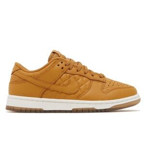 Nike Women’s WMNS DUNK LOW 'QUILTED WHEAT Size 8.5 Men’s Size 7